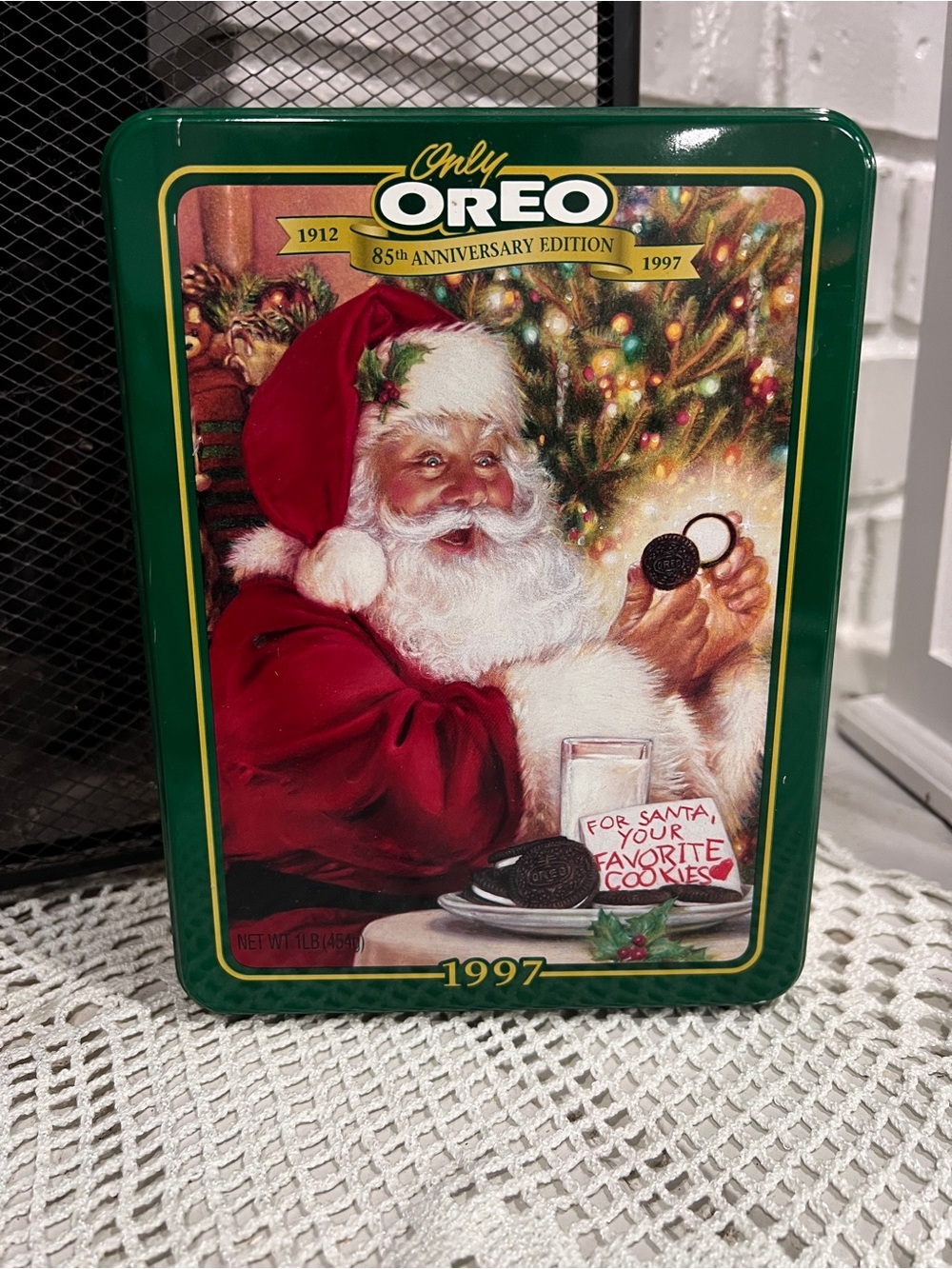 VTG 1997 Oreo 85th Anniversary Christmas Cookie Tin